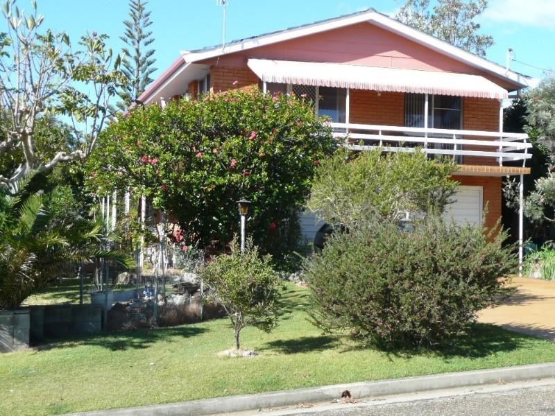 6 Fourth Avenue, Bonny Hills NSW 2445