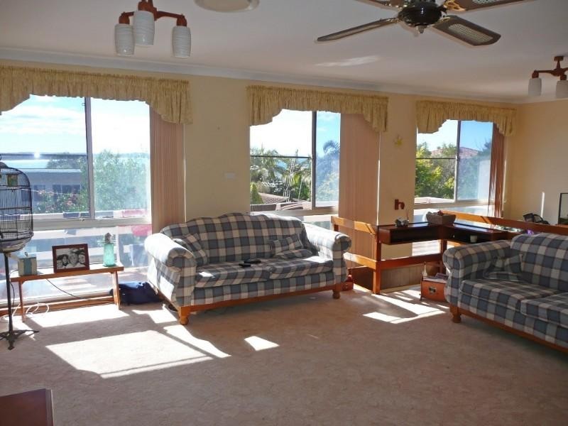 6 Fourth Avenue, Bonny Hills NSW 2445