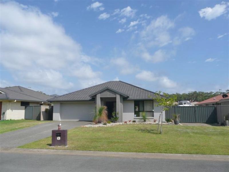 8 Hungerford Place, Bonny Hills NSW 2445