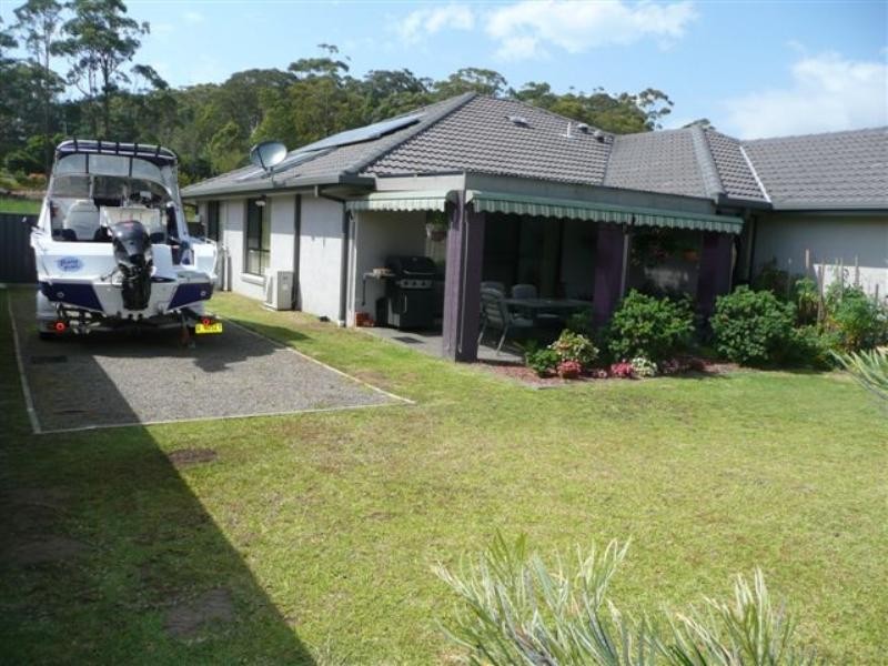8 Hungerford Place, Bonny Hills NSW 2445