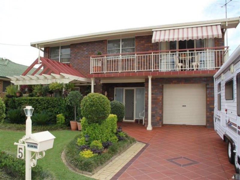 5 Bayside Avenue, North Haven NSW 2443