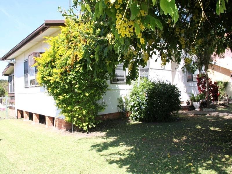 27 Lake Street, Laurieton NSW 2443