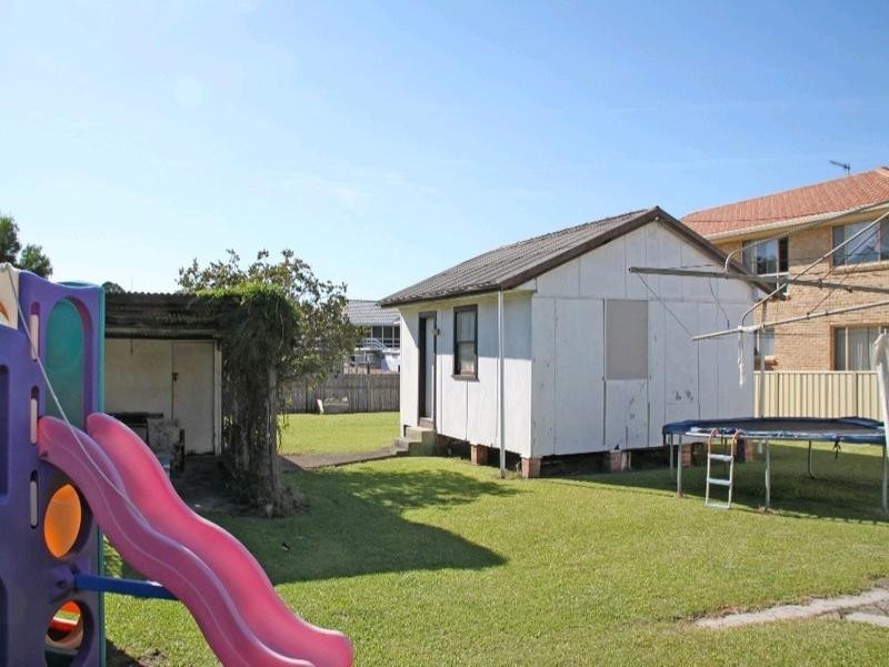 27 Lake Street, Laurieton NSW 2443