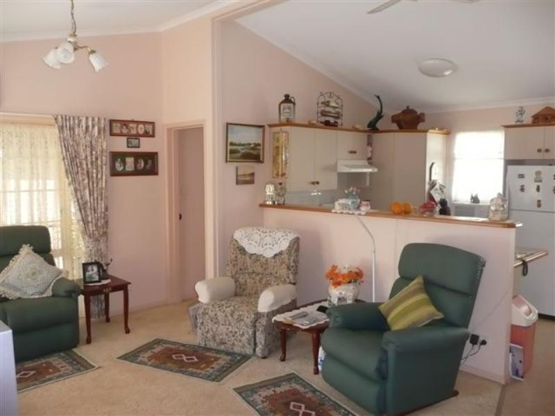 Site 18 Diamond Waters Caravan Park, Dunbogan NSW 2443