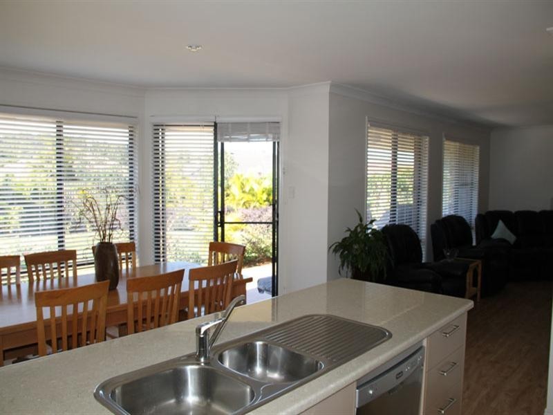 8 Alexander Close, Dunbogan NSW 2443