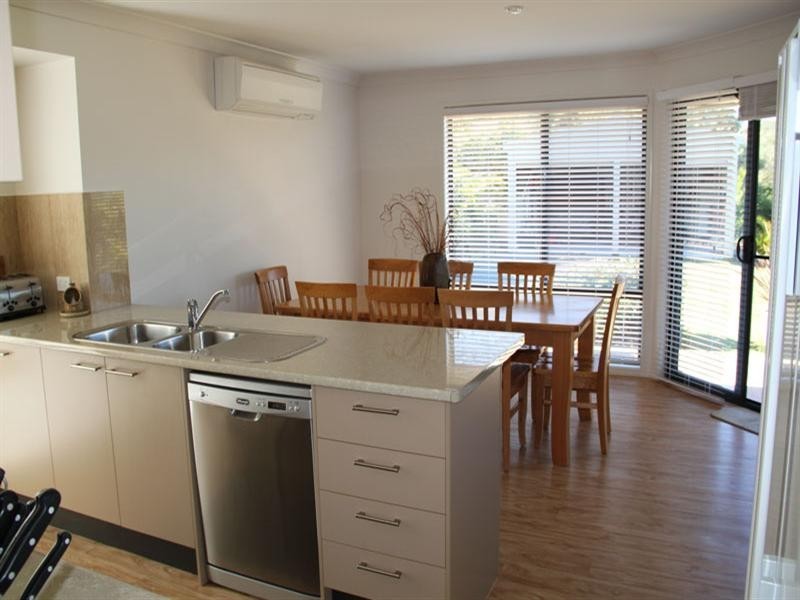 8 Alexander Close, Dunbogan NSW 2443