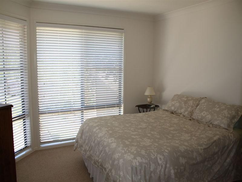 8 Alexander Close, Dunbogan NSW 2443