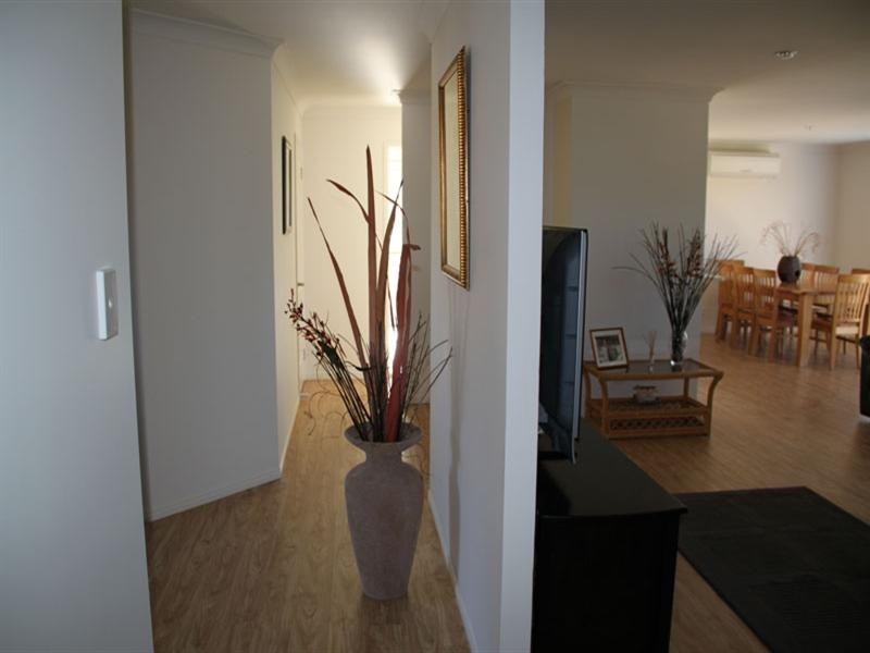 8 Alexander Close, Dunbogan NSW 2443