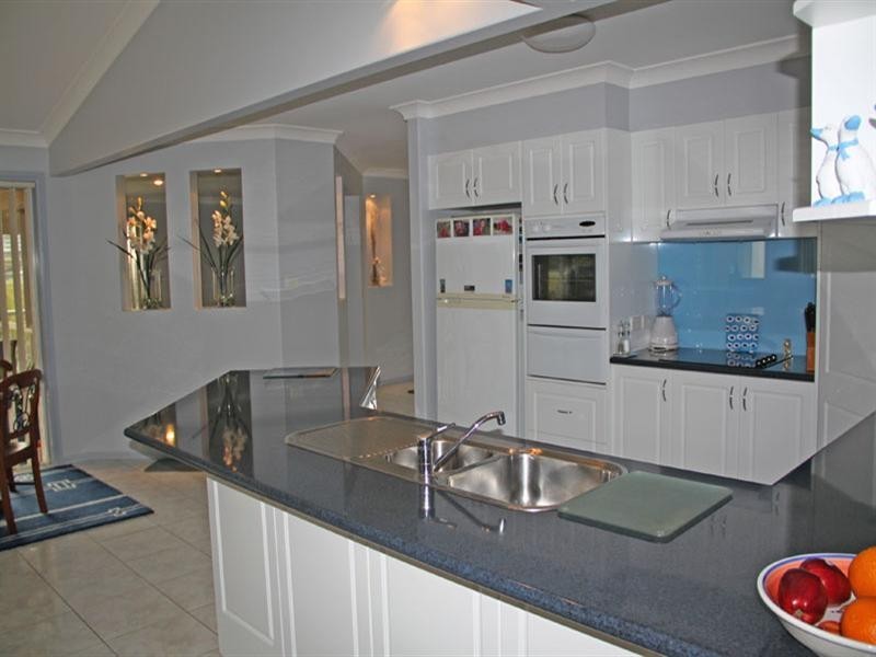 18 Alexander Close, Dunbogan NSW 2443