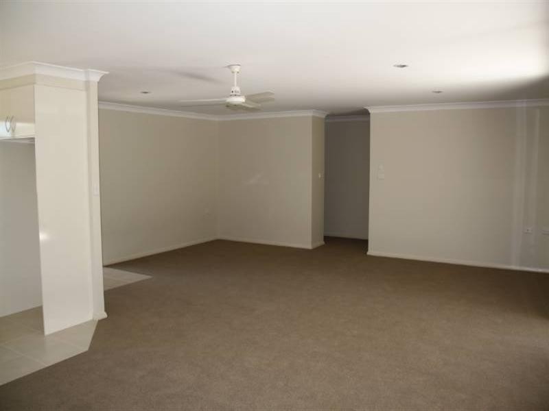 2/66 Lord Street, Laurieton NSW 2443