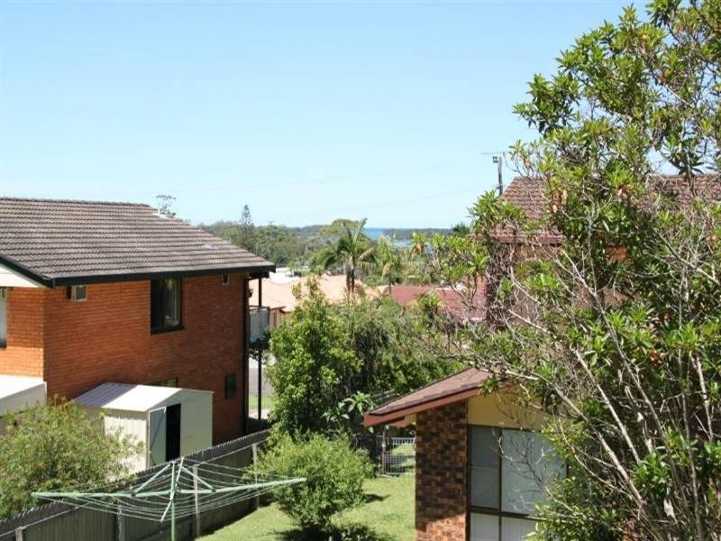 9 Peach Grove, Laurieton NSW 2443