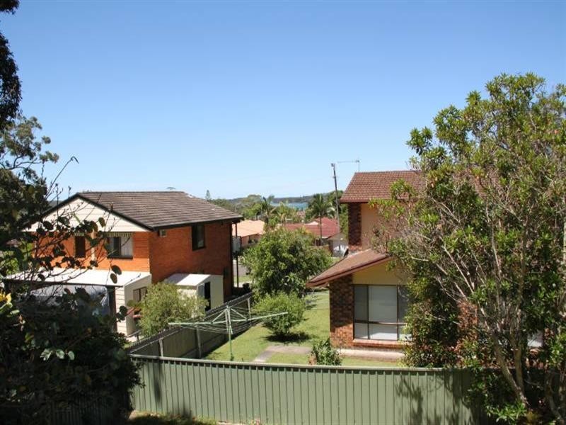 9 Peach Grove, Laurieton NSW 2443