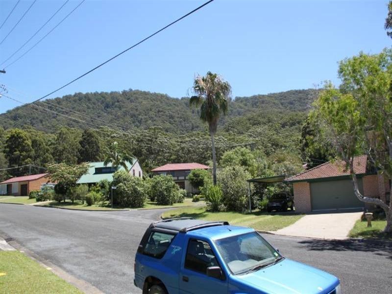 9 Peach Grove, Laurieton NSW 2443