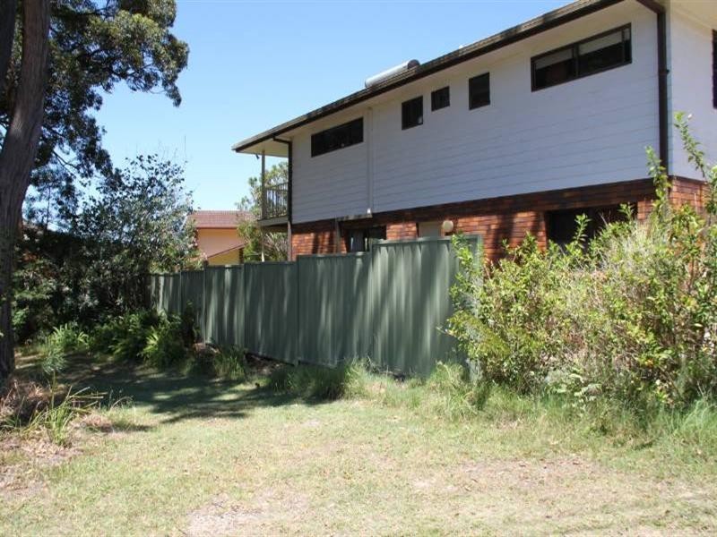 9 Peach Grove, Laurieton NSW 2443