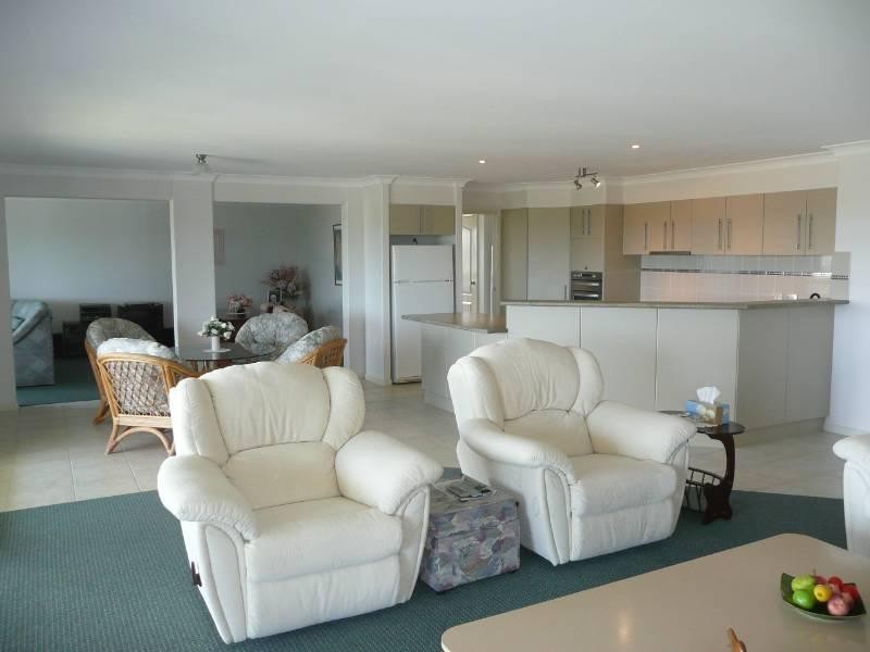 3 Crows Nest Close, Laurieton NSW 2443