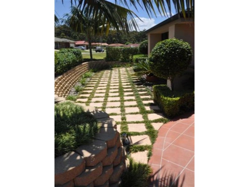 16 Reliance Crescent, Laurieton NSW 2443