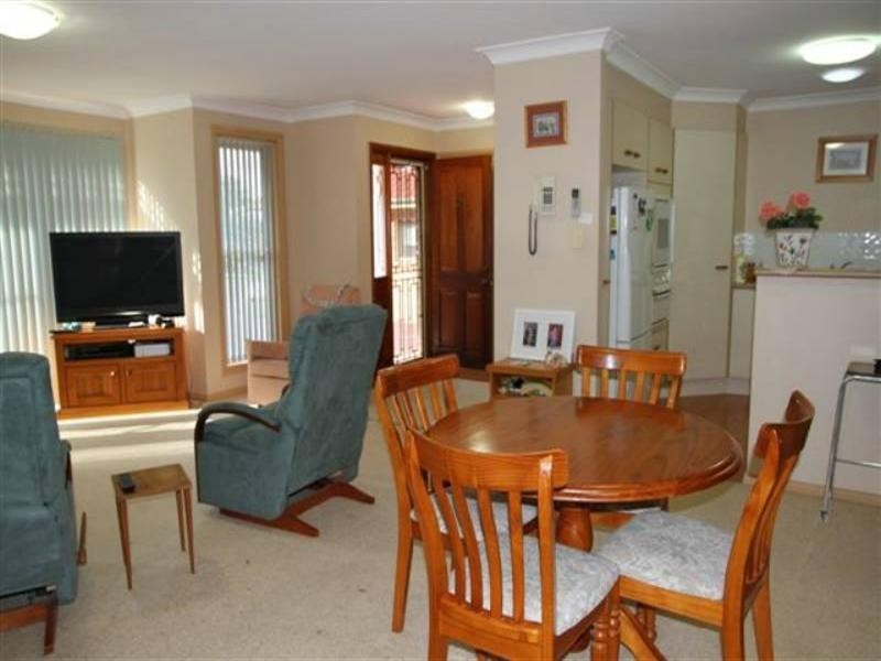 2/14 Blackbutt Crescent, Laurieton NSW 2443