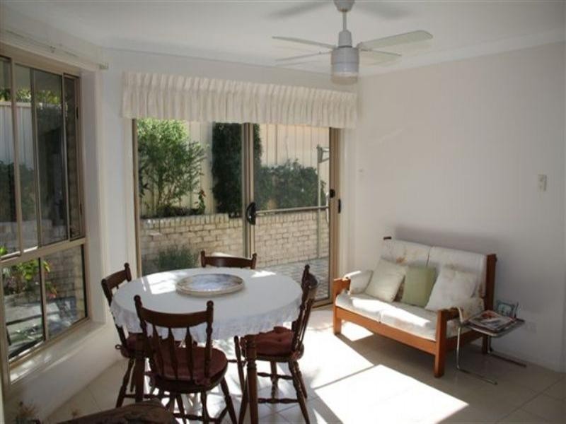 2/9 Bold Street, Laurieton NSW 2443