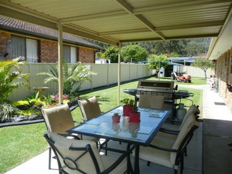 16 Banks Street, Laurieton NSW 2443