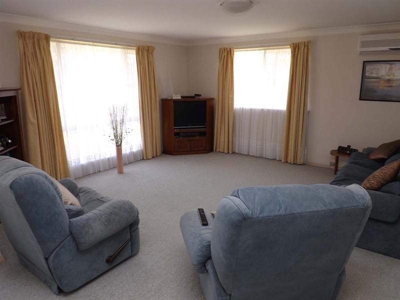 16 Banks Street, Laurieton NSW 2443