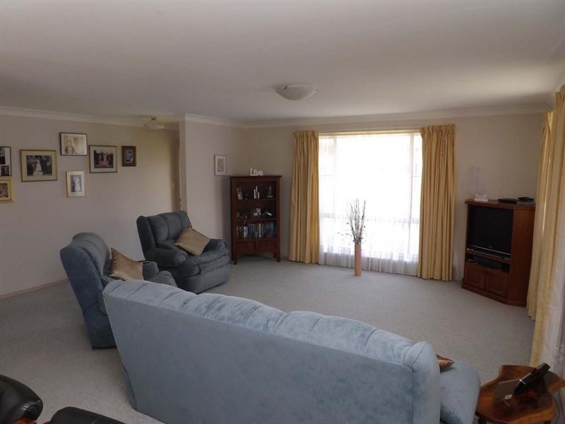 16 Banks Street, Laurieton NSW 2443