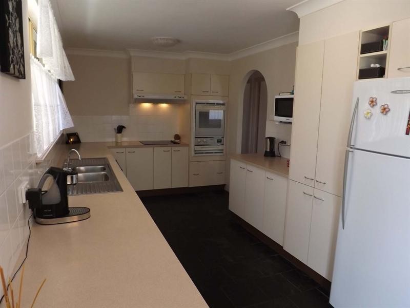 16 Banks Street, Laurieton NSW 2443