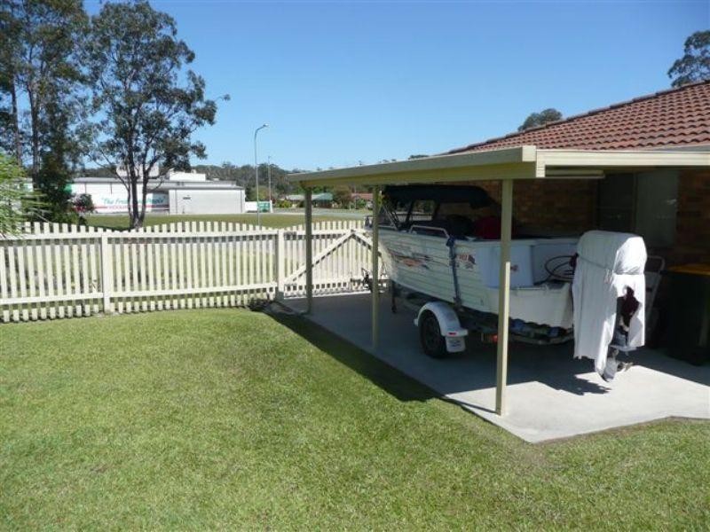 16 Banks Street, Laurieton NSW 2443