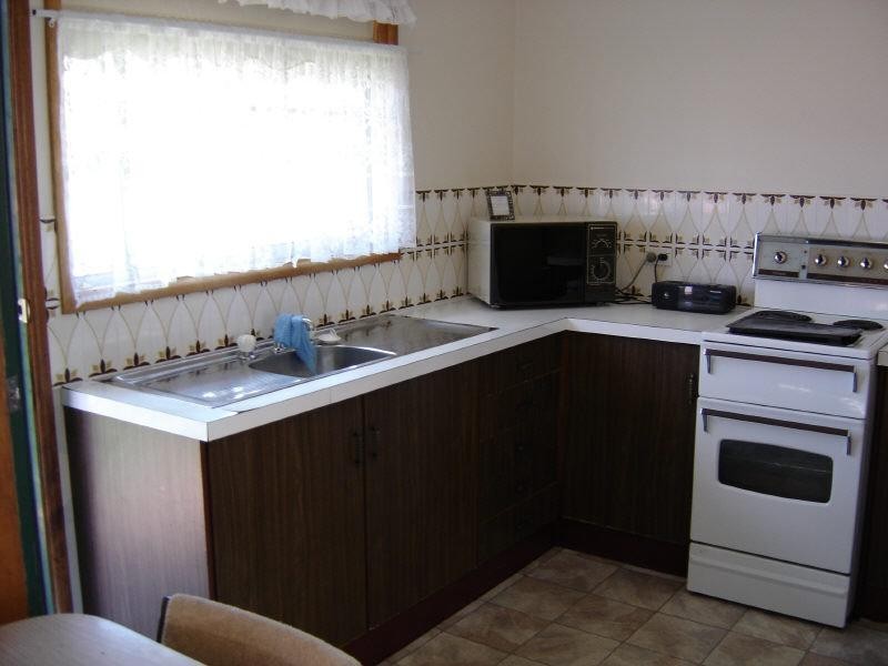 4 Bayside Avenue, North Haven NSW 2443