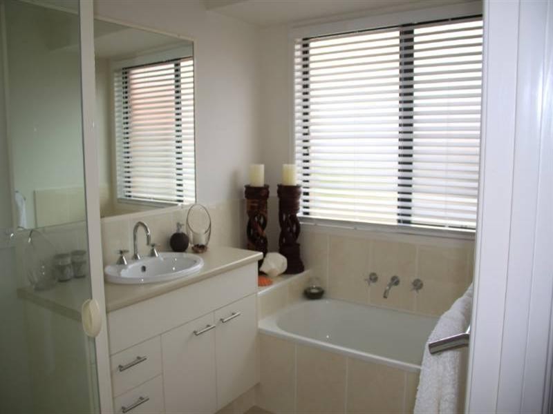 8 Alexander Close, Dunbogan NSW 2443
