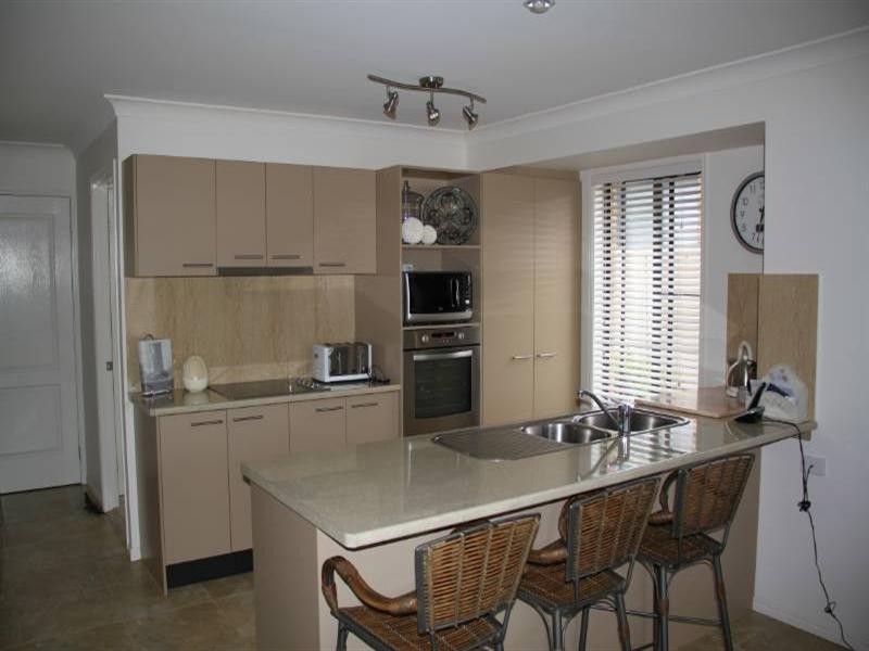 8 Alexander Close, Dunbogan NSW 2443