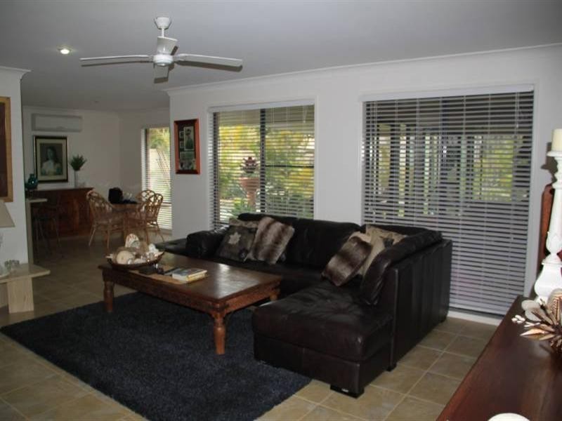 8 Alexander Close, Dunbogan NSW 2443