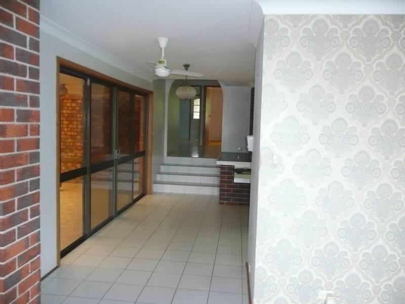 2/24 Bergalia Crescent, Dunbogan NSW 2443