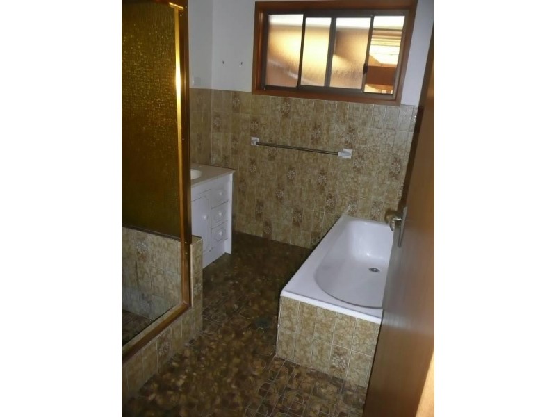 2/24 Bergalia Crescent, Dunbogan NSW 2443