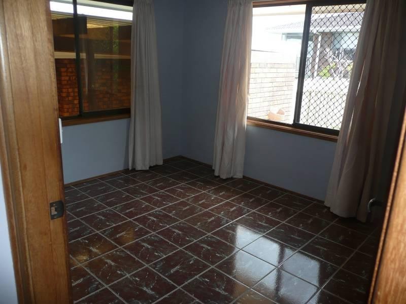 2/24 Bergalia Crescent, Dunbogan NSW 2443