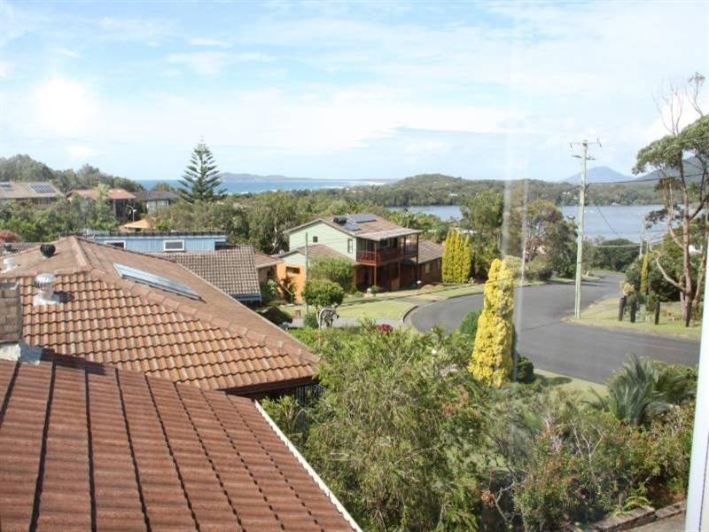 18 Bergalia Crescent, Camden Head NSW 2443