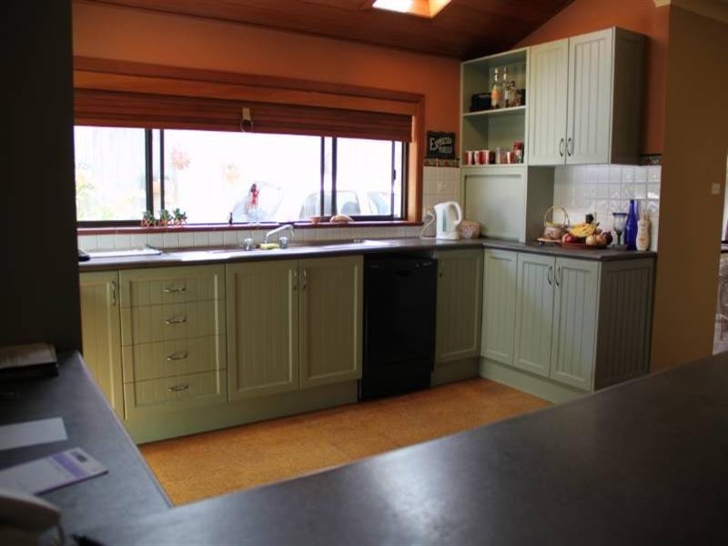 18 Bergalia Crescent, Camden Head NSW 2443