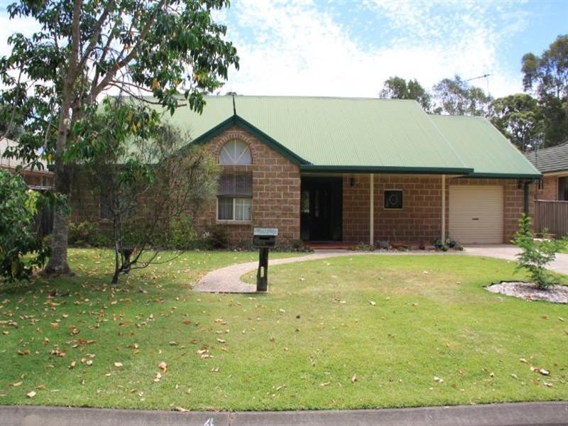 4 Seafront Circuit, Bonny Hills NSW 2445