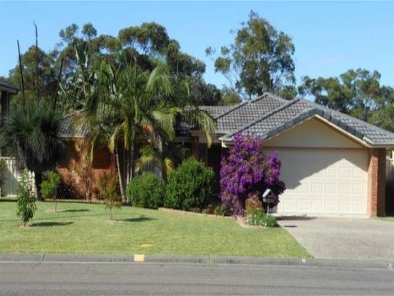 8 Prince of Wales Drive, Dunbogan NSW 2443