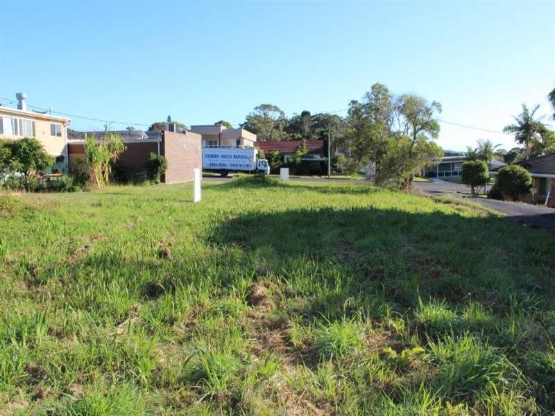 8 Tunis Street, Laurieton NSW 2443