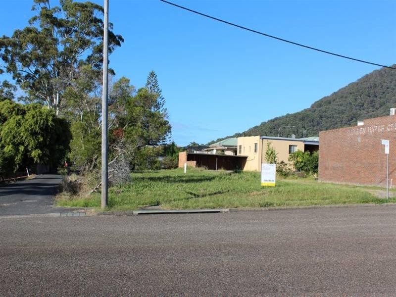 8 Tunis Street, Laurieton NSW 2443