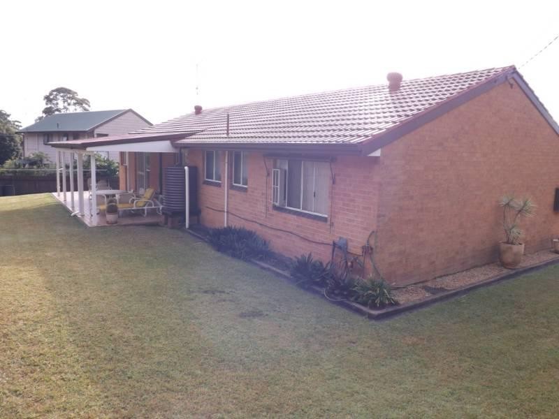 2 Peach Grove, Laurieton NSW 2443