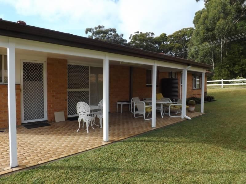 2 Peach Grove, Laurieton NSW 2443