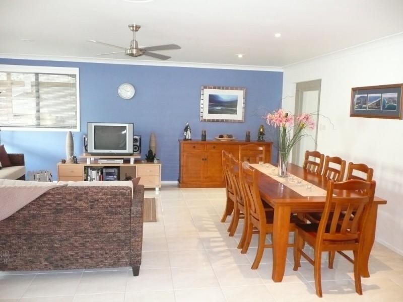 2 Tallarook Close, Dunbogan NSW 2443