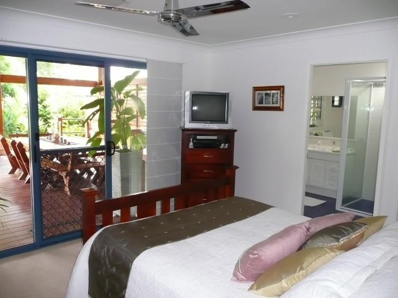2 Tallarook Close, Dunbogan NSW 2443