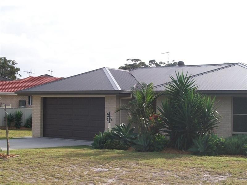 4 Alexandra Close, Dunbogan NSW 2443