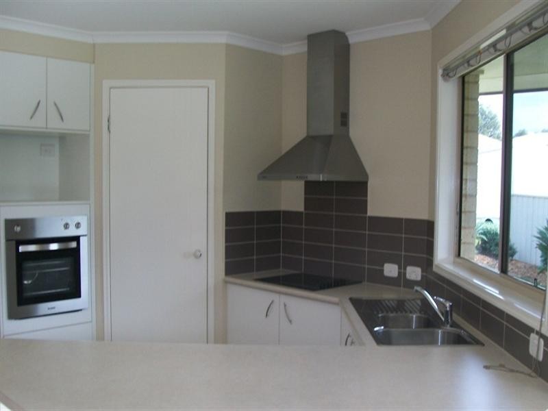 4 Alexandra Close, Dunbogan NSW 2443