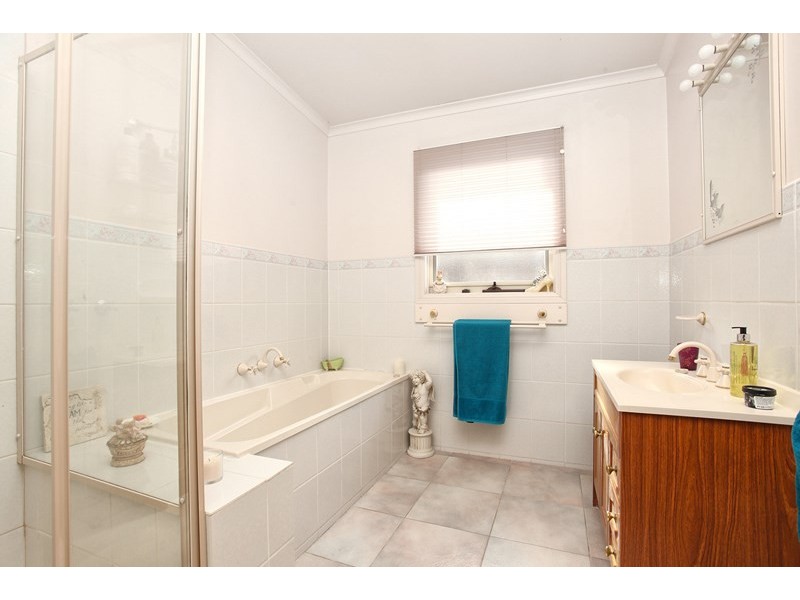 11 Rosscommon Place, Seabrook VIC 3028