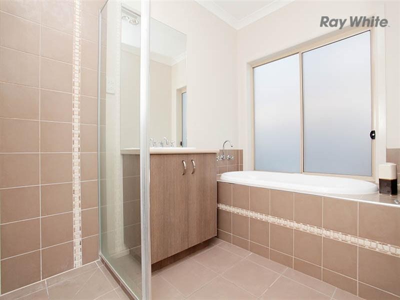 2 Fieldstone Place, Tarneit VIC 3029