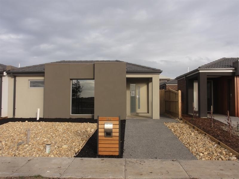 184 Saltwater Promenade, Point Cook VIC 3030
