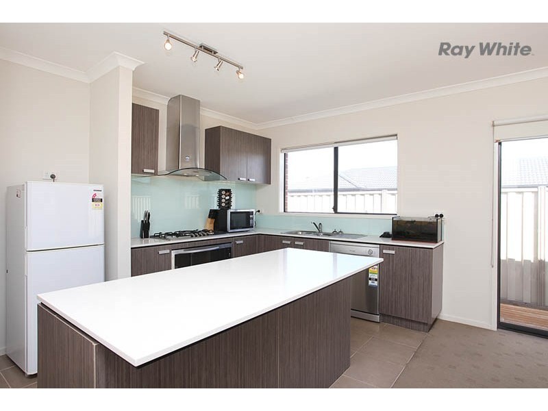 11 Tallgrass Avenue, Truganina VIC 3029